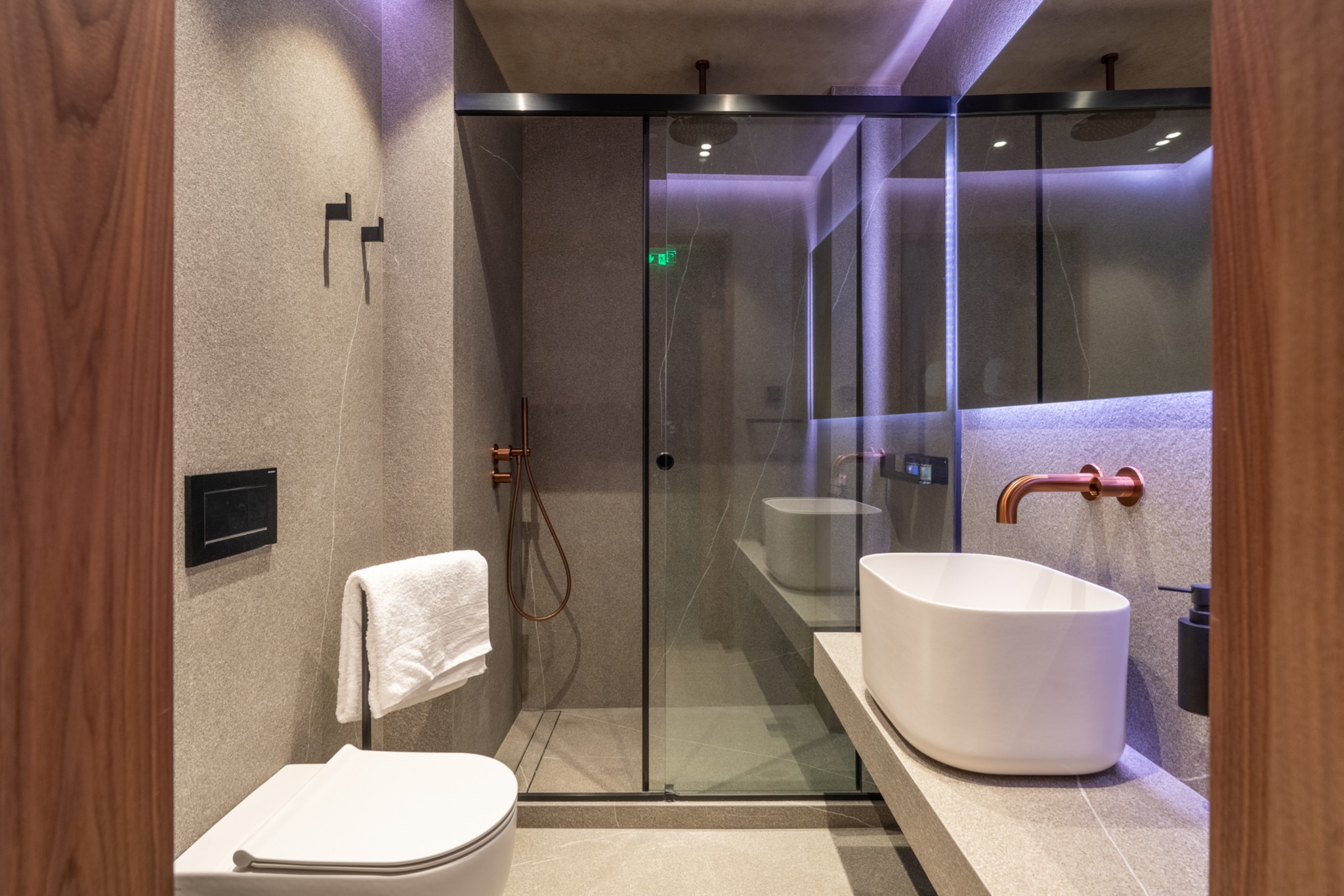 Superior King Suite — photo 6
